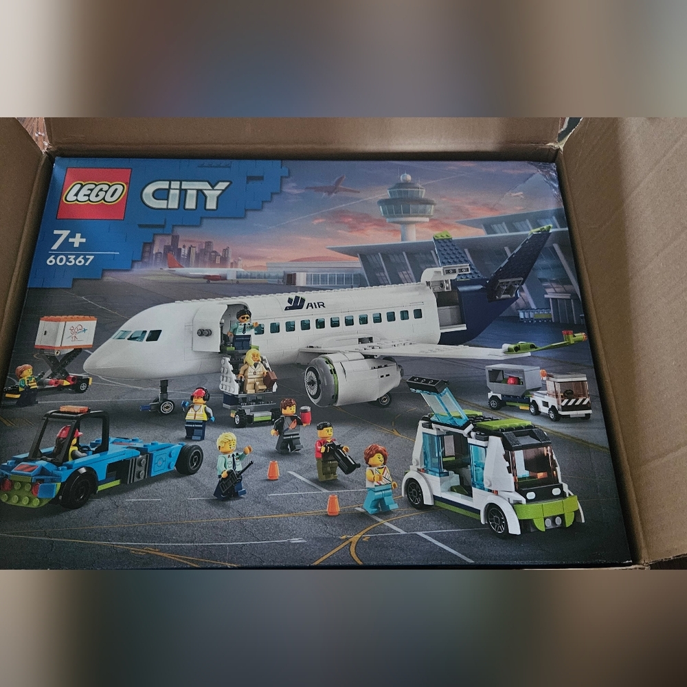 NIB LEGO CITY 60367 AIRPLANE